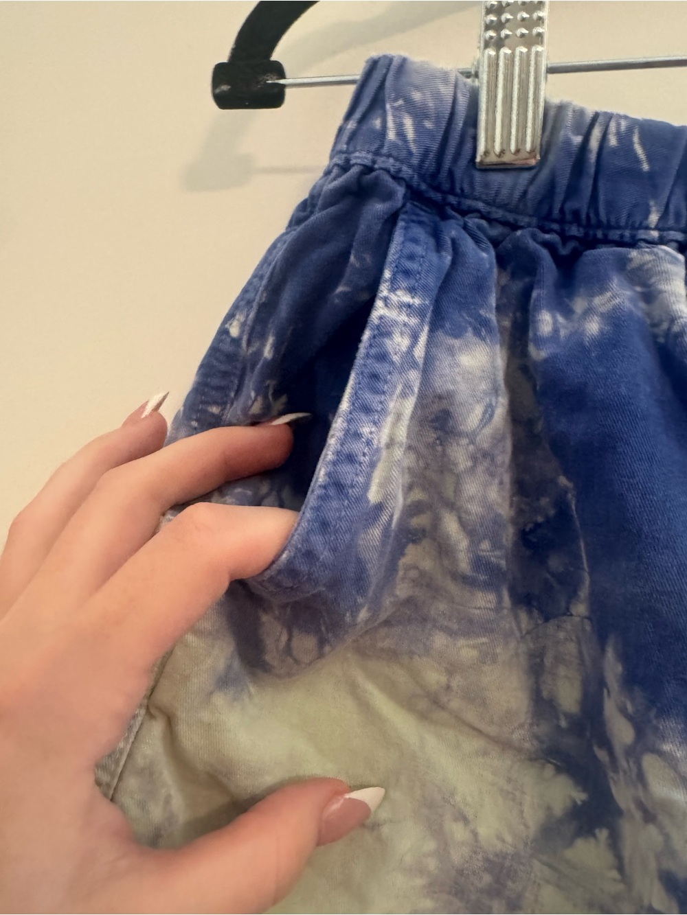 Chubbies Tie-Dye Blue and Cream 5inch Inseam Shorts - Picture 5 of 10